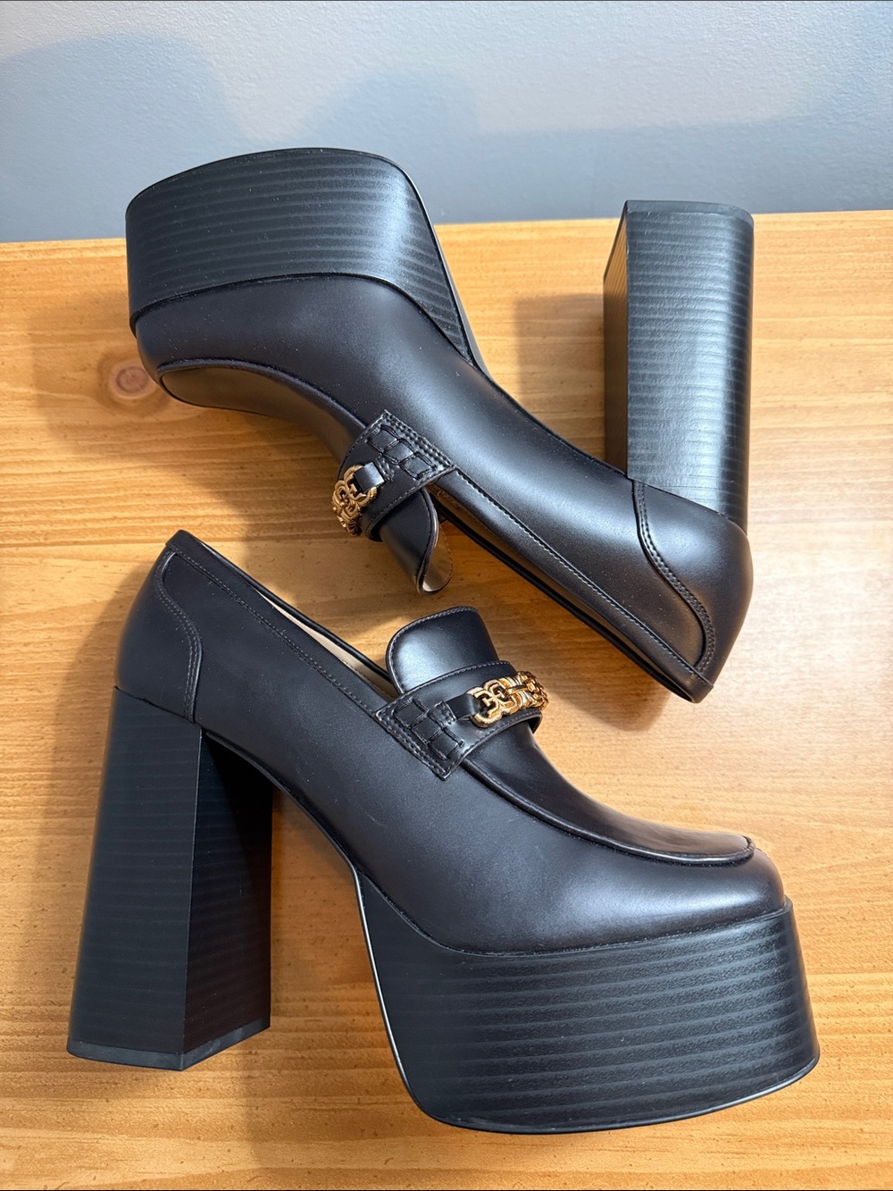 Sam Edelman Black Leather Rowe Platform Loafer with Gold Chain Detail - Picture 1 of 4